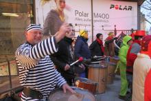 Samba Sole Luna am Faschingsdienstag in der Münchner Fußgängerzone